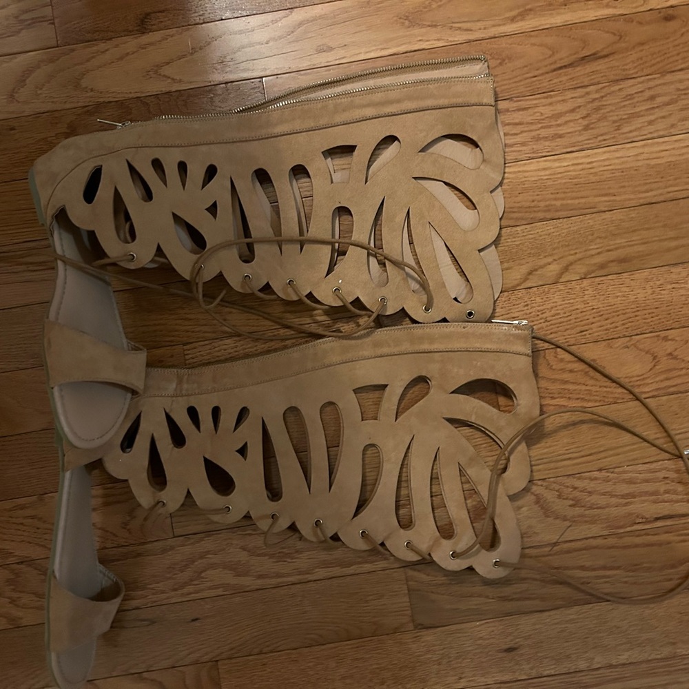 Torrid size 10 tie up sandal